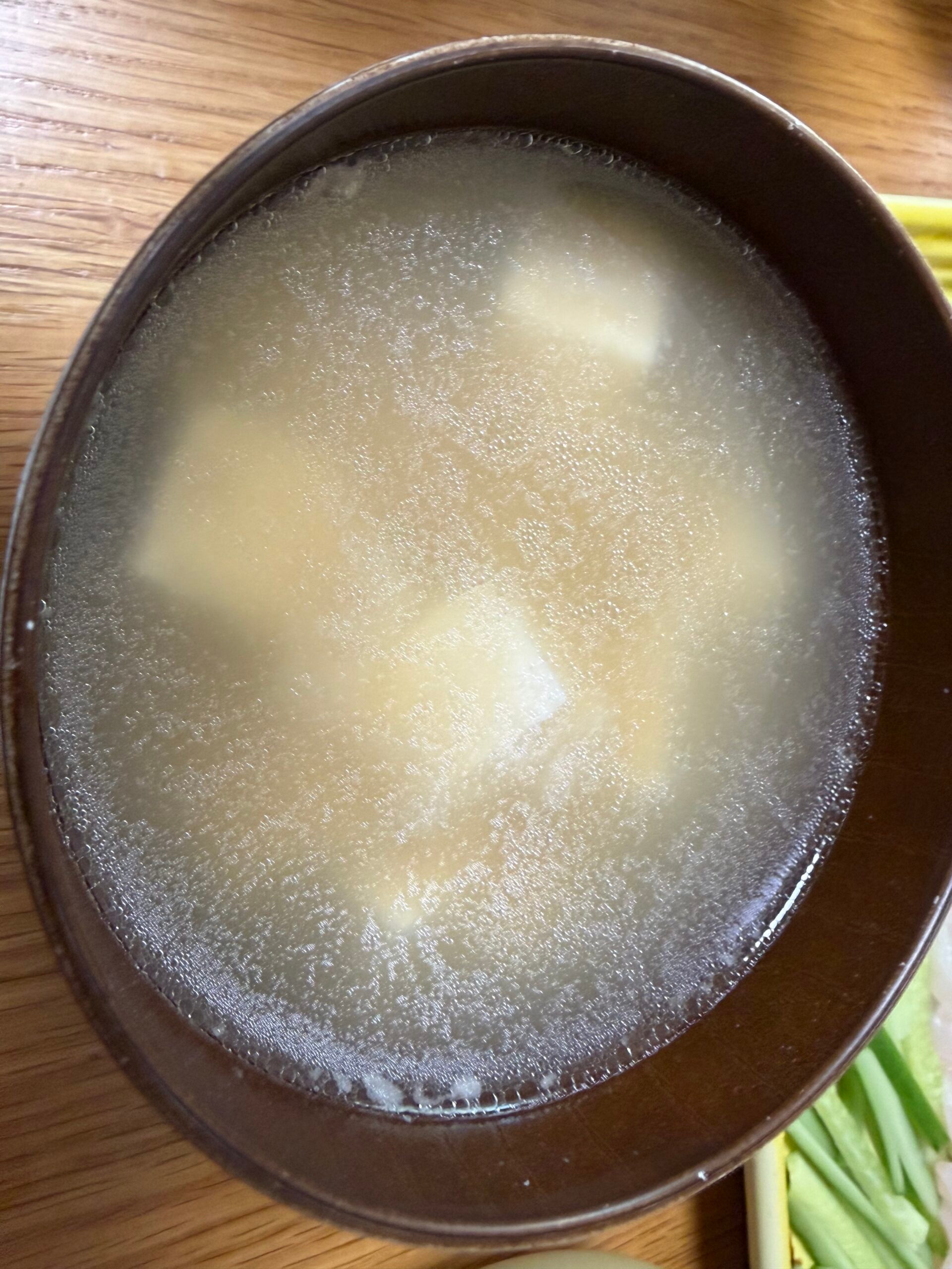 アラから最高の出汁が出た味噌汁。身離れもよく、頬肉まで美味